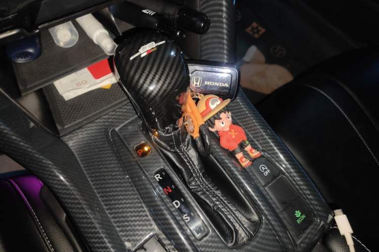 Used Honda Civic 2016 220TURBO CVT Luxury Edition Gear Lever