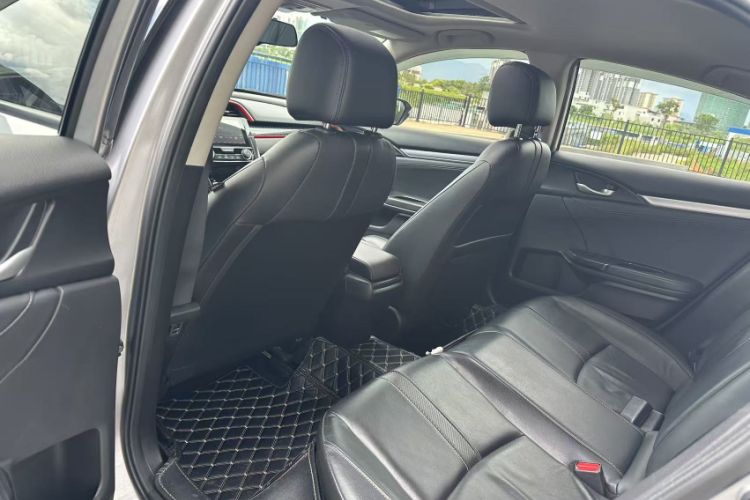 Used Honda Civic 2016 220TURBO CVT Prestige Edition Interior 4