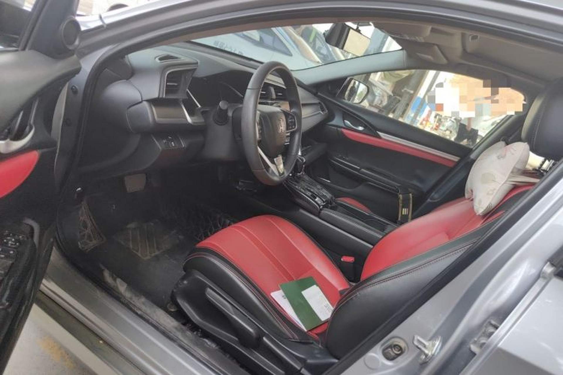 Used Honda Civic 2016 220TURBO CVT Luxury Edition Left Front Seat