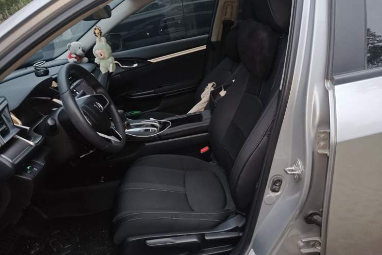 Used Honda Civic 2016 220TURBO CVT Luxury Edition Left Front Seat