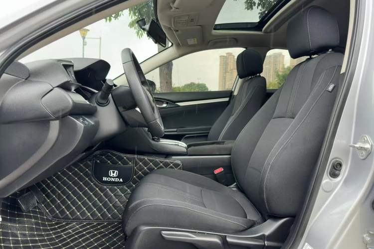 Used Honda Civic 2016 220TURBO CVT Luxury Edition Left Front Seat
