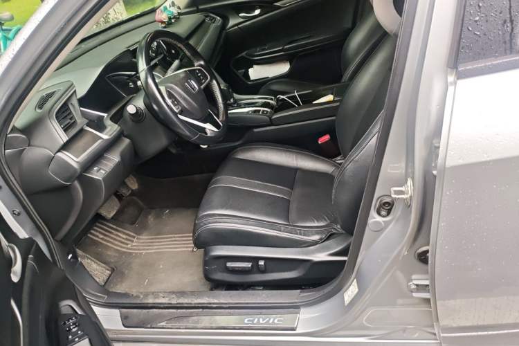 Used Honda Civic 2016 220TURBO CVT Prestige Edition Left Front Seat
