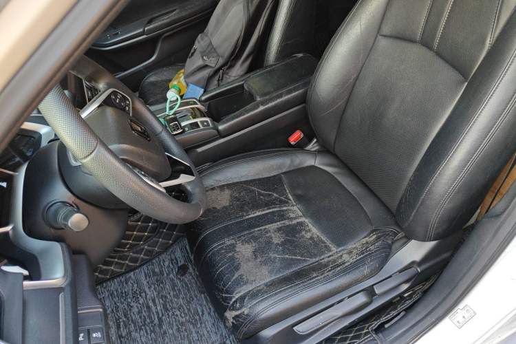 Used Honda Civic 2016 220TURBO CVT Luxury Edition Left Front Seat