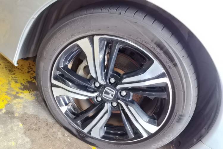 Used Honda Civic 2016 220TURBO CVT Prestige Edition Left Front Wheel Hub