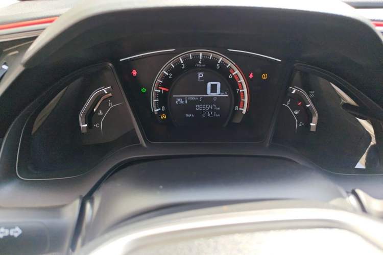 Used Honda Civic 2016 180TURBO CVT Comfort Version Odometer Close Up