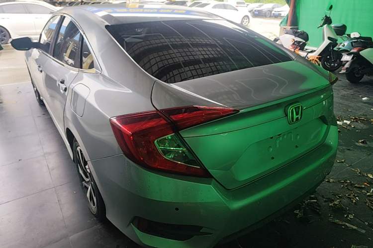 Used Honda Civic 2016 220TURBO CVT Luxury Edition Rear Left 45 Deg