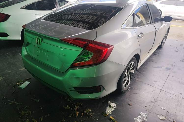 Used Honda Civic 2016 220TURBO CVT Luxury Edition Rear Right 45 Deg