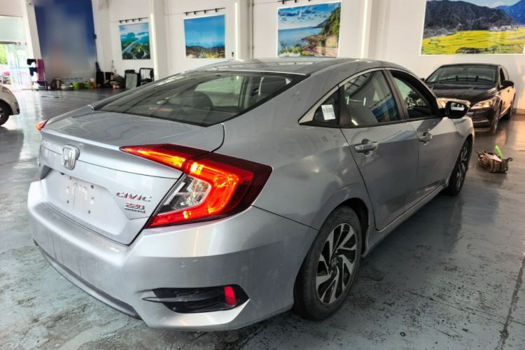 Used Honda Civic 2016 220TURBO CVT Luxury Edition Rear Right 45 Deg