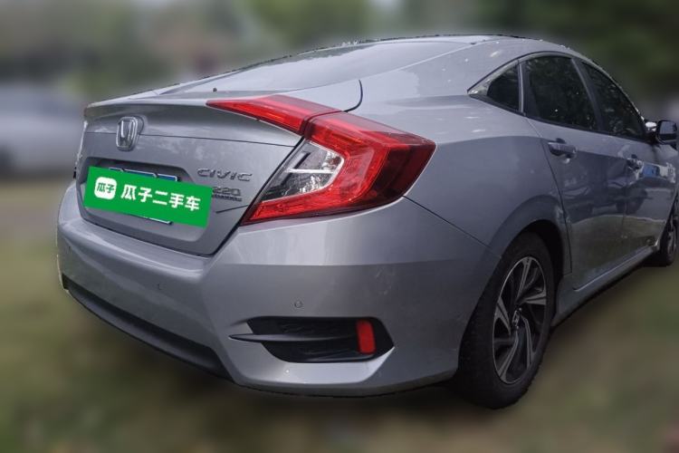 Used Honda Civic 2016 220TURBO CVT Luxury Edition Rear Right 45 Deg