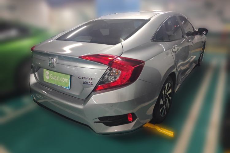 Used Honda Civic 2016 220TURBO CVT Luxury Edition Rear Right 45 Deg