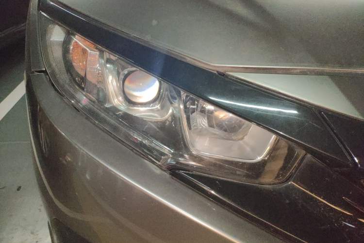 Used Honda Civic 2016 220TURBO CVT Luxury Edition Right Front Headlight