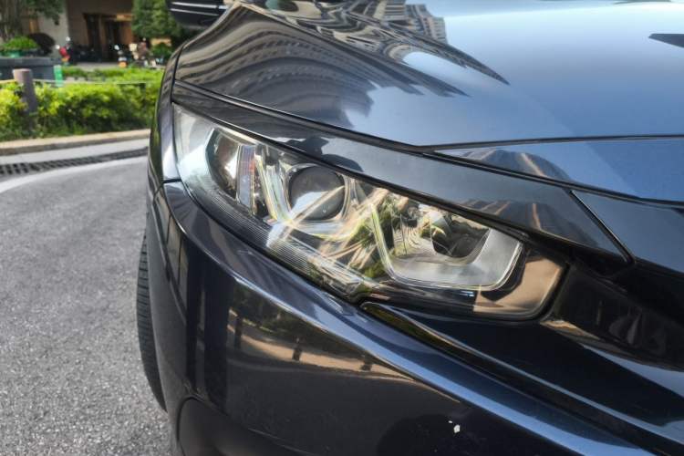 Used Honda Civic 2016 220TURBO CVT Luxury Edition Right Front Headlight