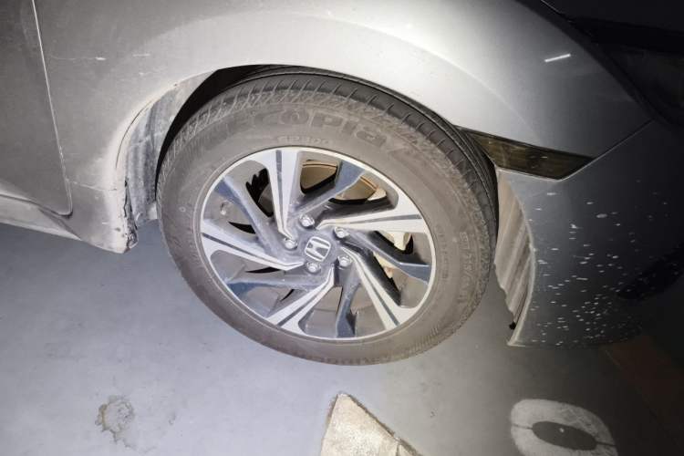 Used Honda Civic 2016 220TURBO CVT Luxury Edition Right Front Wheel Hub
