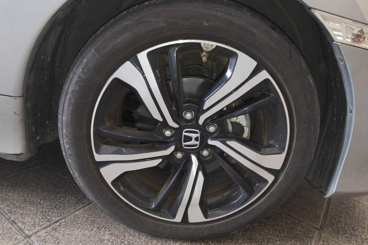 Used Honda Civic 2016 220TURBO CVT Prestige Edition Right Front Wheel Hub
