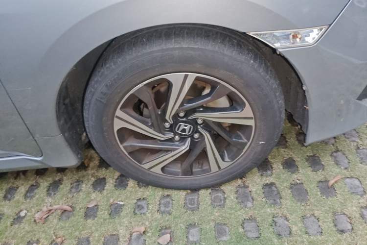 Used Honda Civic 2016 220TURBO CVT Luxury Edition Right Front Wheel Hub