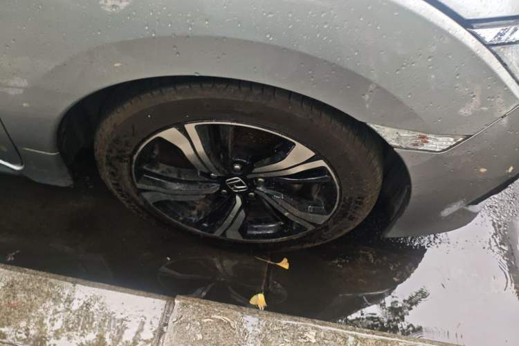 Used Honda Civic 2016 220TURBO CVT Prestige Edition Right Front Wheel Hub