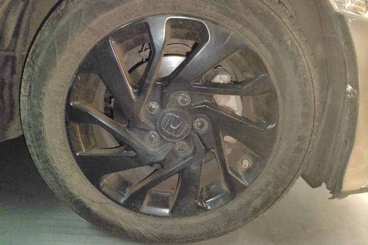 Used Honda Civic 2016 220TURBO CVT Luxury Edition Right Front Wheel Hub