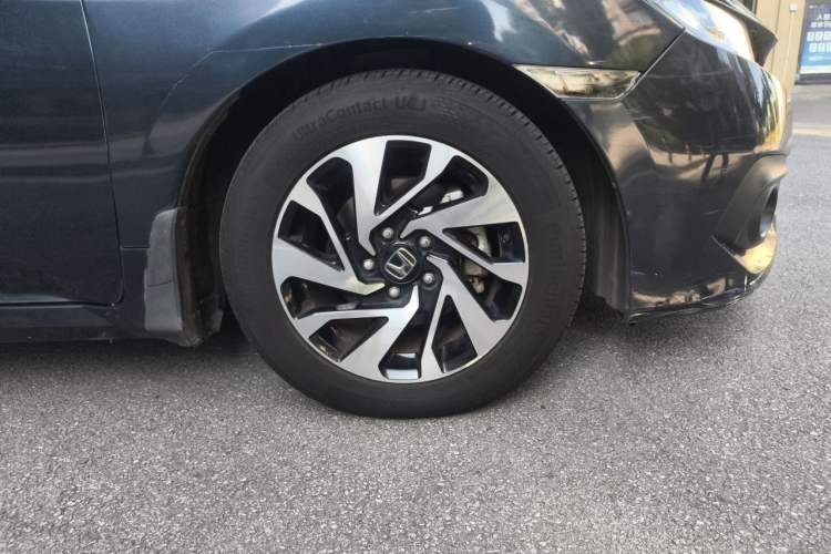 Used Honda Civic 2016 220TURBO CVT Luxury Edition Right Front Wheel Hub