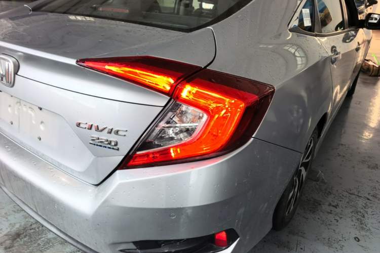 Used Honda Civic 2016 220TURBO CVT Luxury Edition Right Rear Taillight