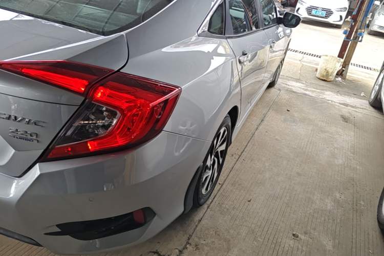 Used Honda Civic 2016 220TURBO CVT Luxury Edition Right Rear Taillight