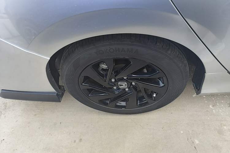 Used Honda Civic 2016 220TURBO CVT Luxury Edition Right Rear Wheel Hub