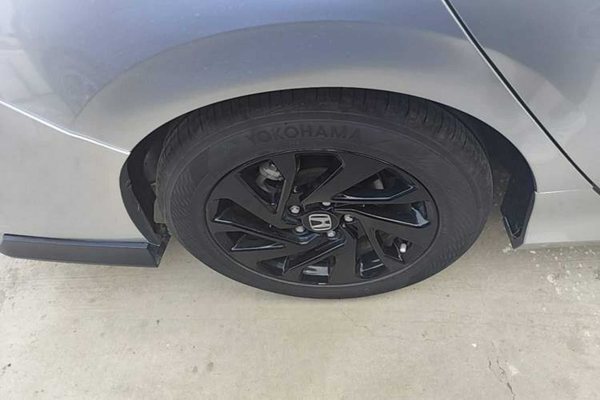 Used Honda Civic 2016 220TURBO CVT Luxury Edition Right Rear Wheel Hub