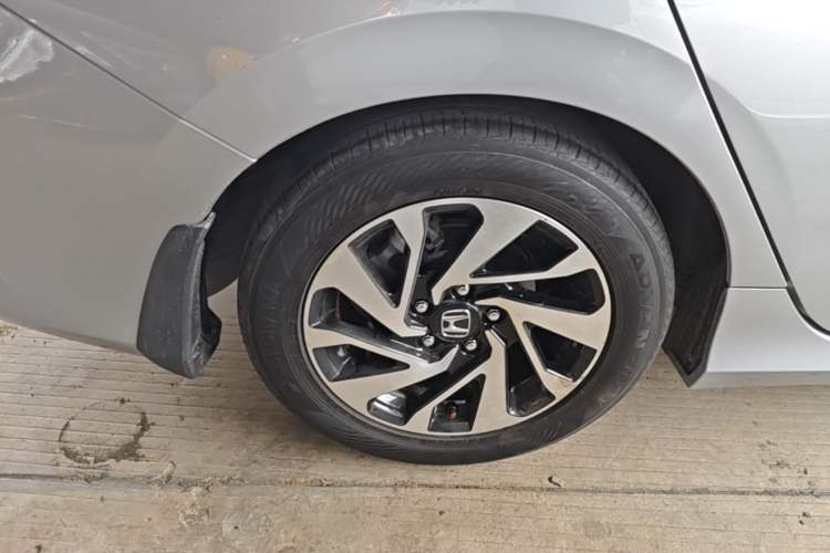 Used Honda Civic 2016 220TURBO CVT Luxury Edition Right Rear Wheel Hub