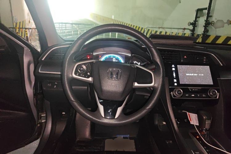 Used Honda Civic 2016 220TURBO CVT Luxury Edition Steering Wheel