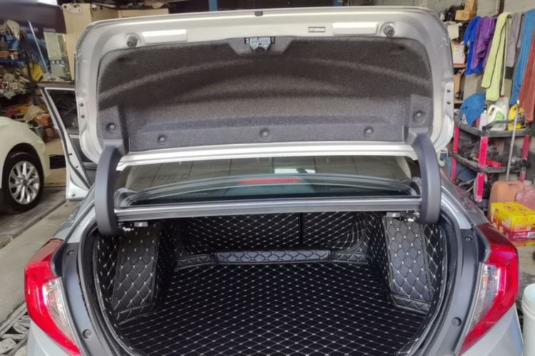 Used Honda Civic 2016 220TURBO CVT Prestige Edition Trunk