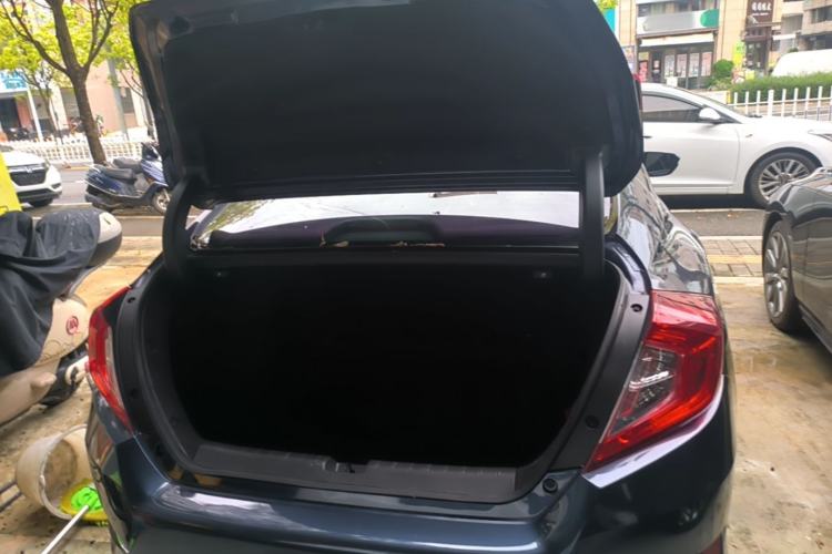 Used Honda Civic 2016 220TURBO CVT Prestige Edition Trunk