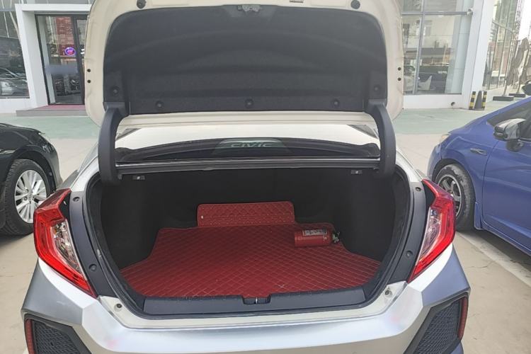 Used Honda Civic 2016 220TURBO CVT Luxury Edition Trunk