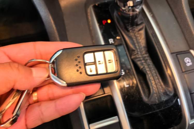 Used Honda Civic 2016 220TURBO CVT Luxury Edition Vehicle Key