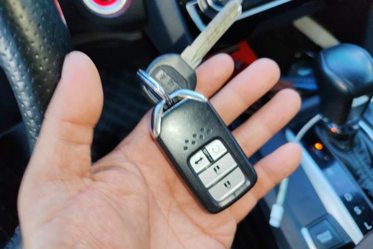 Used Honda Civic 2016 220TURBO CVT Luxury Edition Vehicle Key