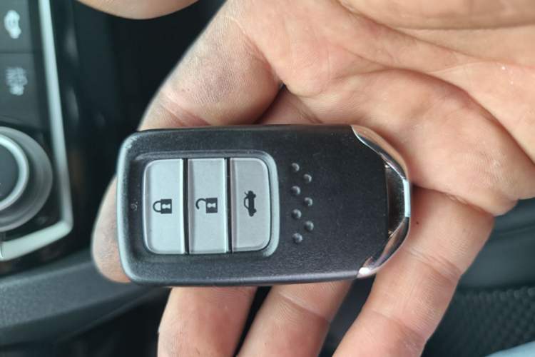 Used Honda Civic 2016 220TURBO Manual Luxury Edition Vehicle Key
