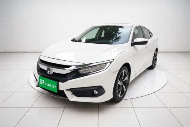Ojetý Honda Civic 2016 220TURBO CVT Prestige Edition