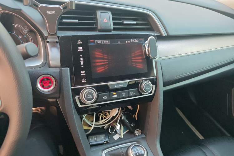 Used Honda Civic 2016 220TURBO Manual Luxury Edition Audio And AC Panel