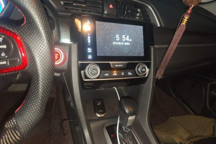 Used Honda Civic 2016 220TURBO CVT Prestige Edition Audio And AC Panel