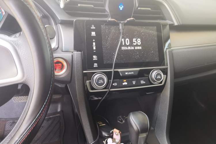 Used Honda Civic 2016 220TURBO CVT Luxury Edition Audio And AC Panel
