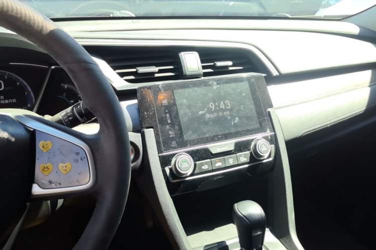 Used Honda Civic 2016 220TURBO CVT Luxury Edition Audio And AC Panel