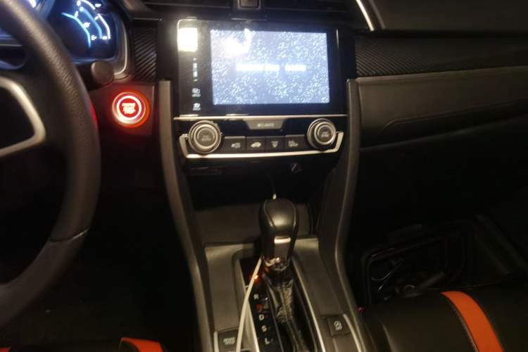 Used Honda Civic 2016 220TURBO CVT Luxury Edition Audio And AC Panel