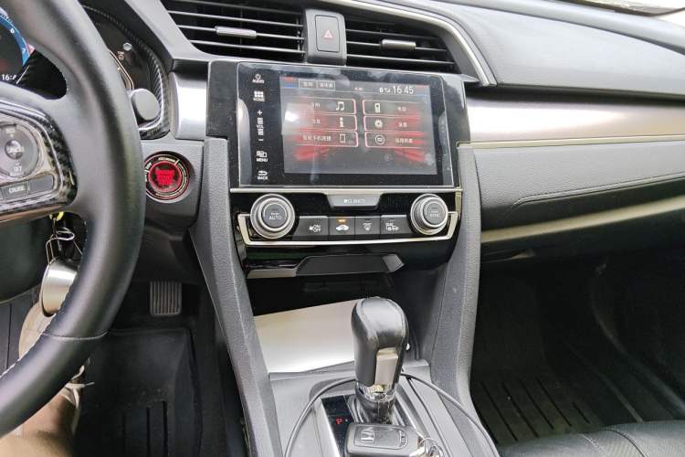Used Honda Civic 2016 220TURBO CVT Prestige Edition Audio And AC Panel