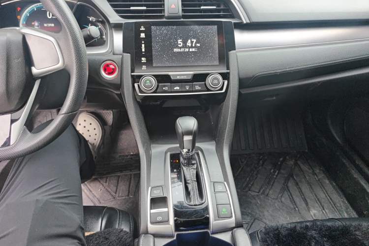 Used Honda Civic 2016 220TURBO CVT Luxury Edition Audio And AC Panel