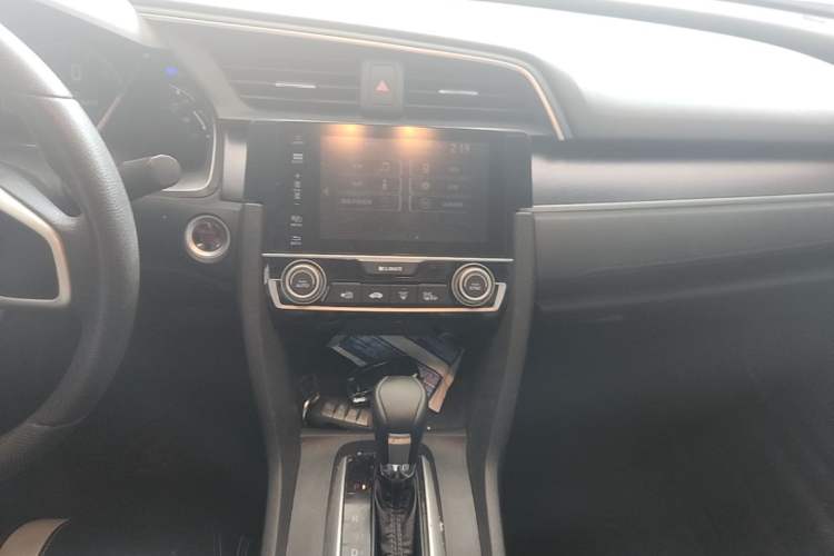 Used Honda Civic 2016 220TURBO CVT Luxury Edition Audio And AC Panel