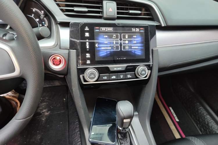 Used Honda Civic 2016 220TURBO CVT Luxury Edition Audio And AC Panel