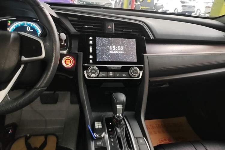 Used Honda Civic 2016 220TURBO CVT Luxury Edition Audio And AC Panel