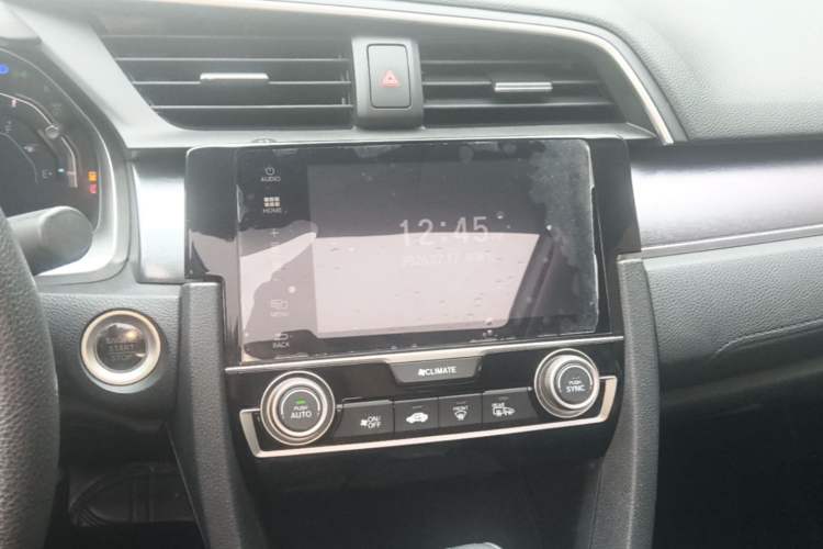 Used Honda Civic 2016 220TURBO CVT Luxury Edition Audio And AC Panel