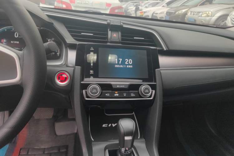 Used Honda Civic 2016 220TURBO CVT Luxury Edition Audio And AC Panel