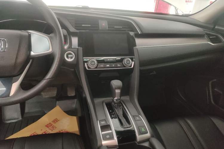 Used Honda Civic 2016 220TURBO CVT Luxury Edition Audio And AC Panel