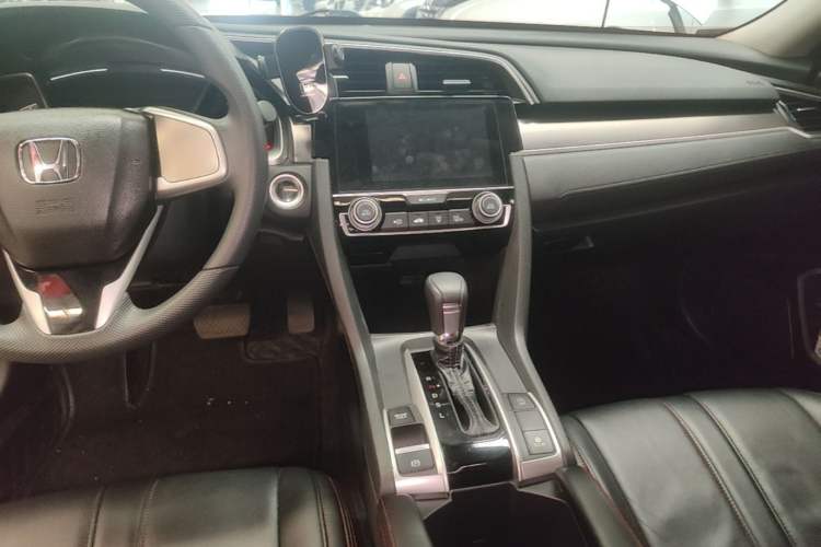 Used Honda Civic 2016 220TURBO CVT Luxury Edition Audio And AC Panel