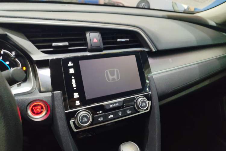 Used Honda Civic 2016 220TURBO CVT Luxury Edition Audio And AC Panel